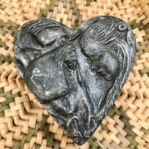 Pewter horse jewelry box. Heart shaped equestrian horse lover trinket box. - Picture 8 of 9